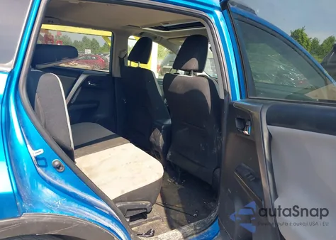 2018 Toyota Rav4 Xle z USA, uszkodzony, nr VIN JTMRFREV3JD248803